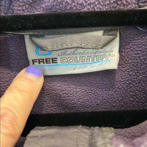 Free Country Purple Ski & Snow Jacket with Hood and Two-Tone Design - Picture 5 of 8